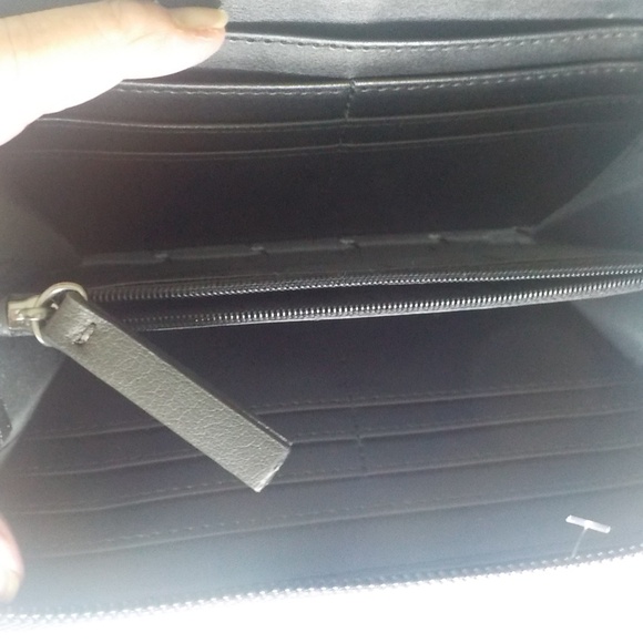 VS Black Wristlet/Wallet - Picture 4 of 6